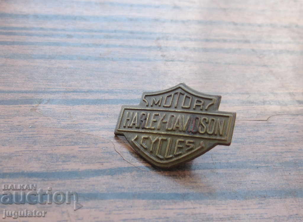 Auction old badge sign on motorcycles HARLEY DAVIDSON Auction old badge sign on motorcycles HARLEY DAVIDSON
