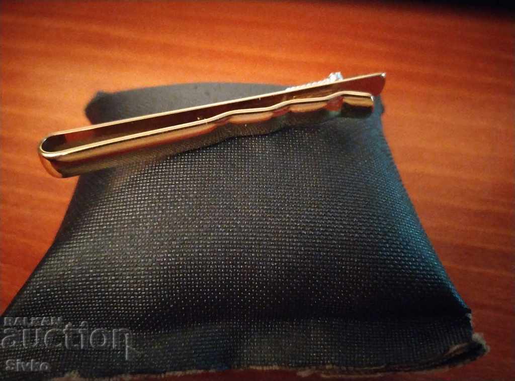 Auction Gold-plated tie pin with zirconia Auction Gold-plated tie pin with zirconia
