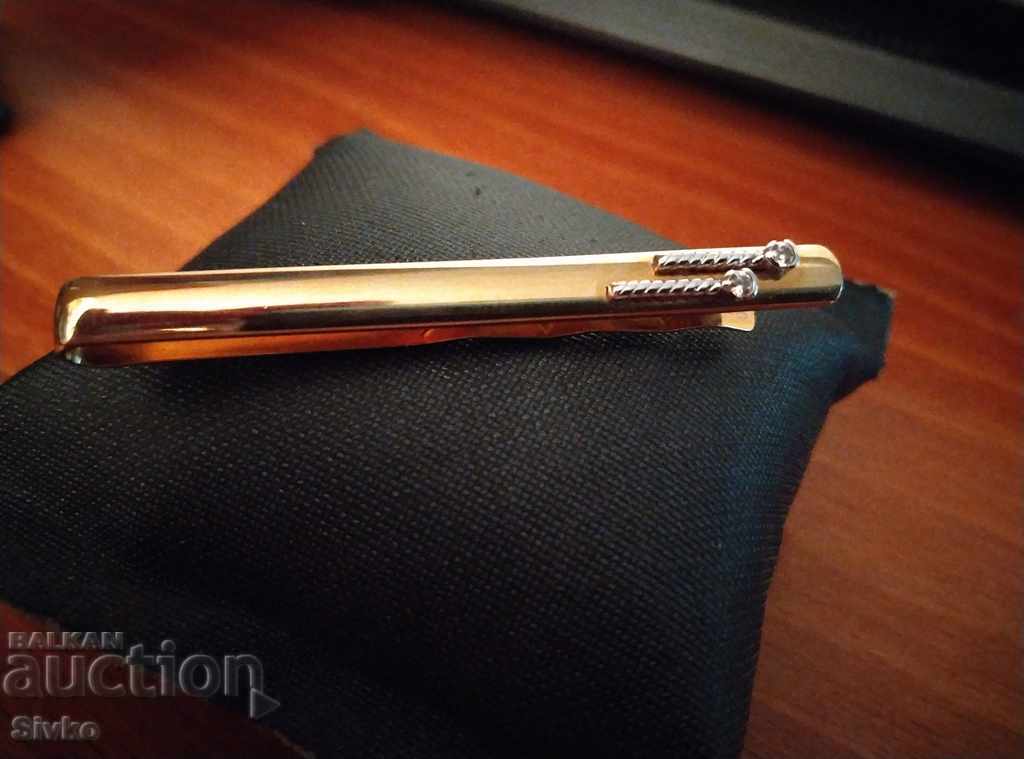 Gold-plated tie pin with zirconia Gold-plated tie pin with zirconia