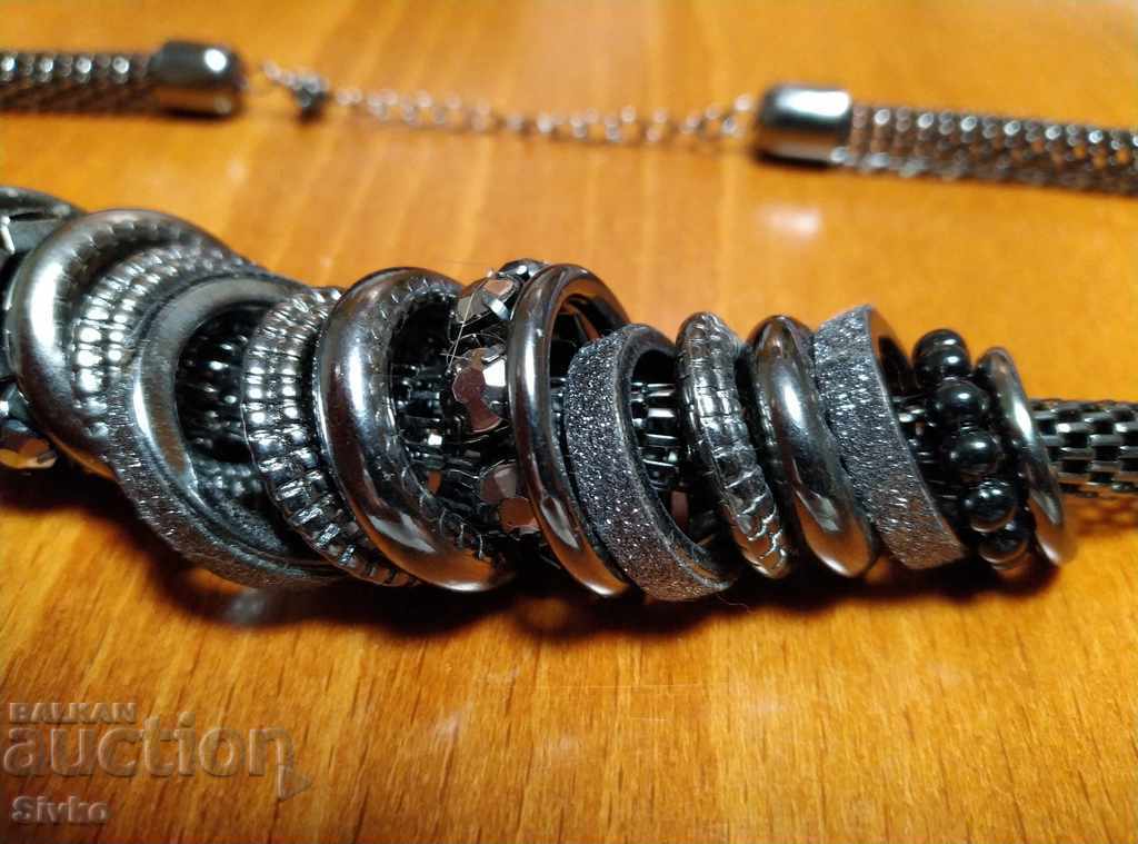 Auction  Effective Necklace