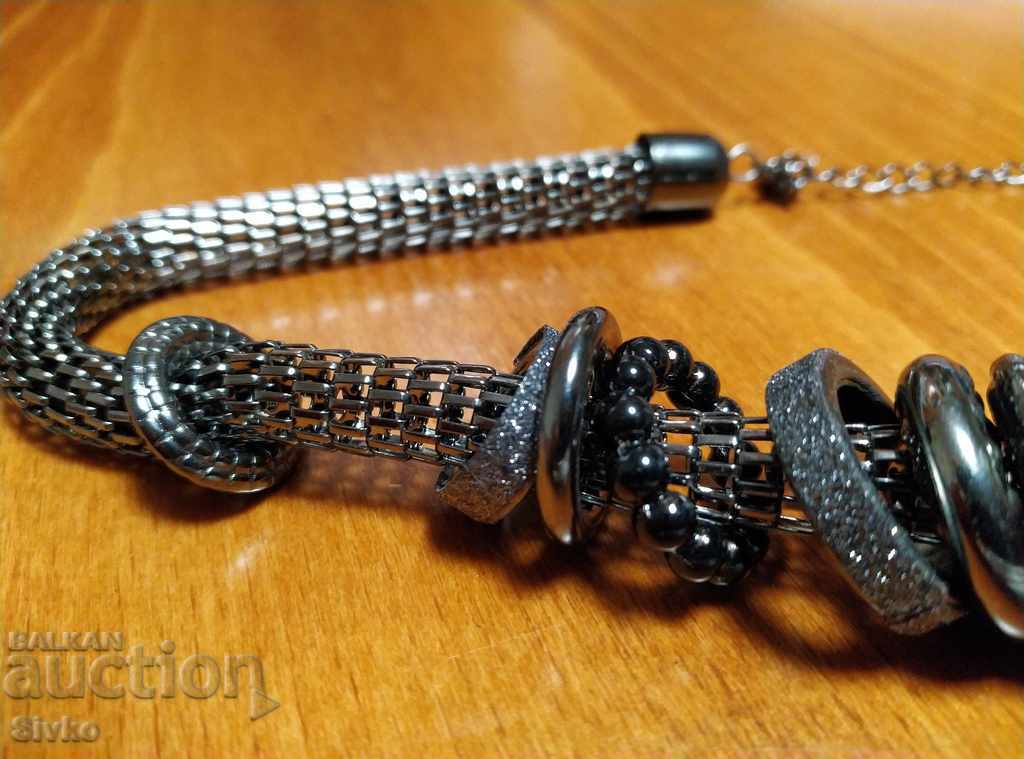 Effective Necklace - 5