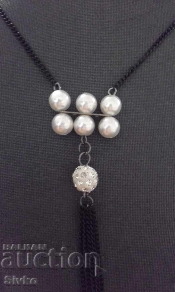 Κολιέ λευκά μαργαριτάρια με τιμή 2.29 BGN | € 1.17 Κολιέ λευκά μαργαριτάρια με τιμή 2.29 BGN | € 1.17