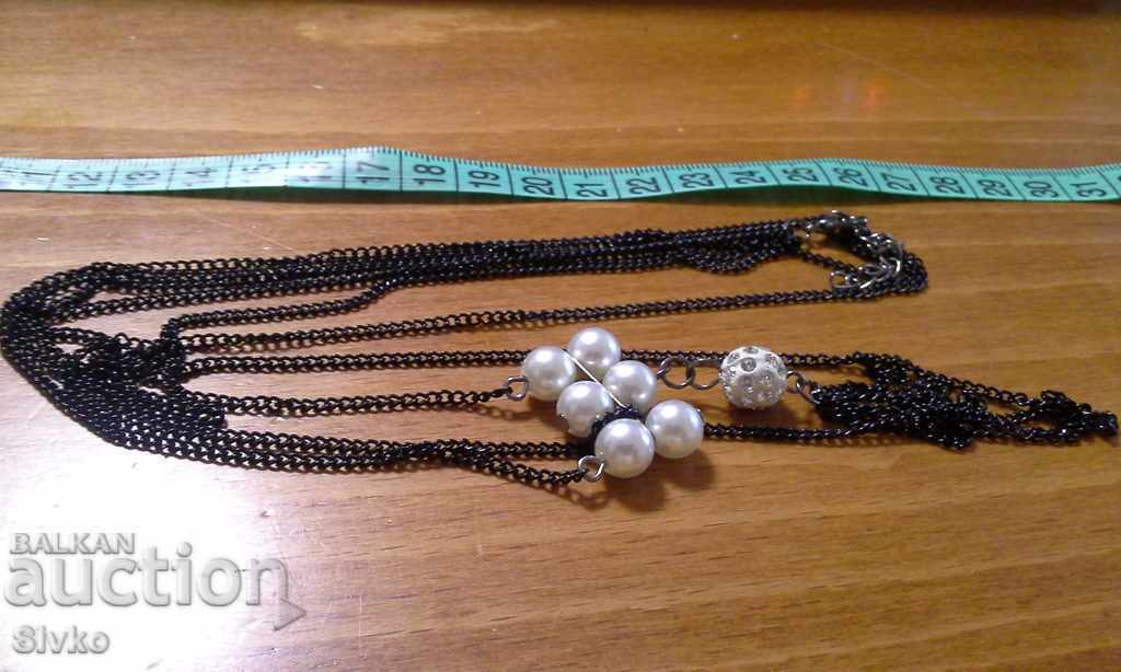 Παράδοση Κολιέ λευκά μαργαριτάρια Παράδοση Κολιέ λευκά μαργαριτάρια