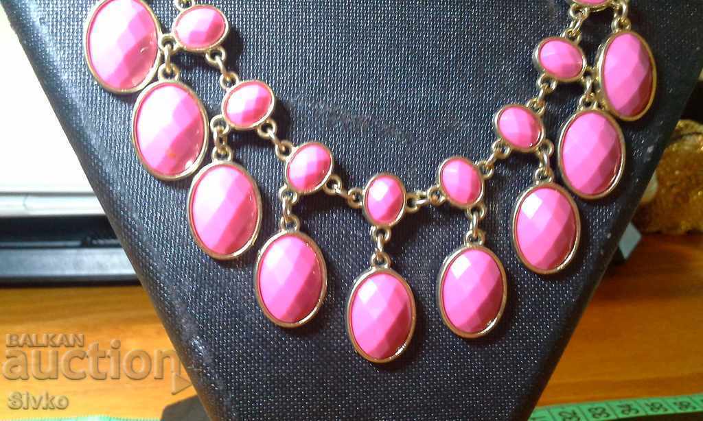 Colier efectuos cu preț 2.49 BGN | € 1.27 Colier efectuos cu preț 2.49 BGN | € 1.27