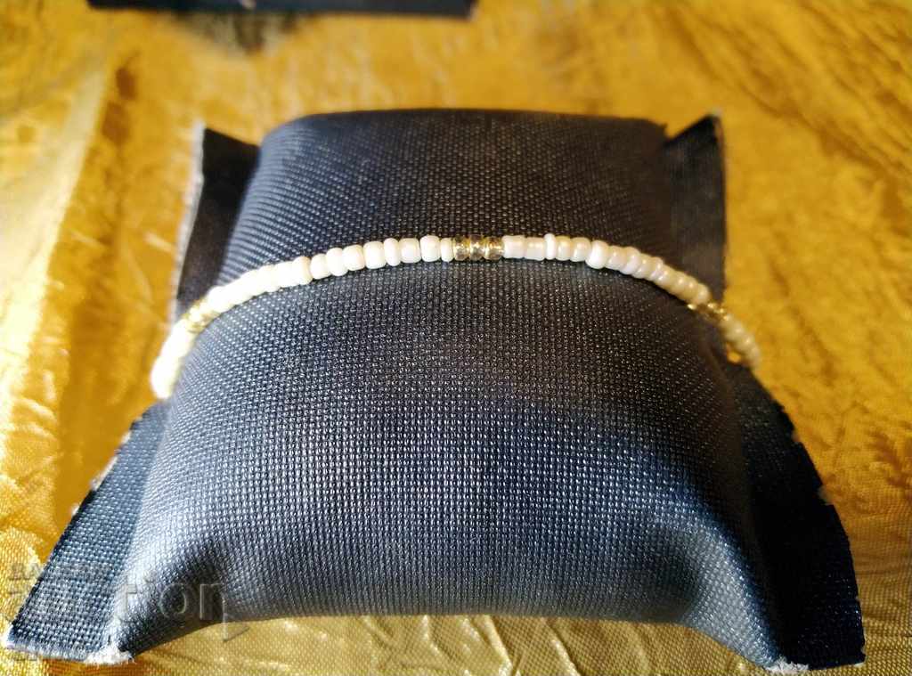 Brățară cu elemente albe