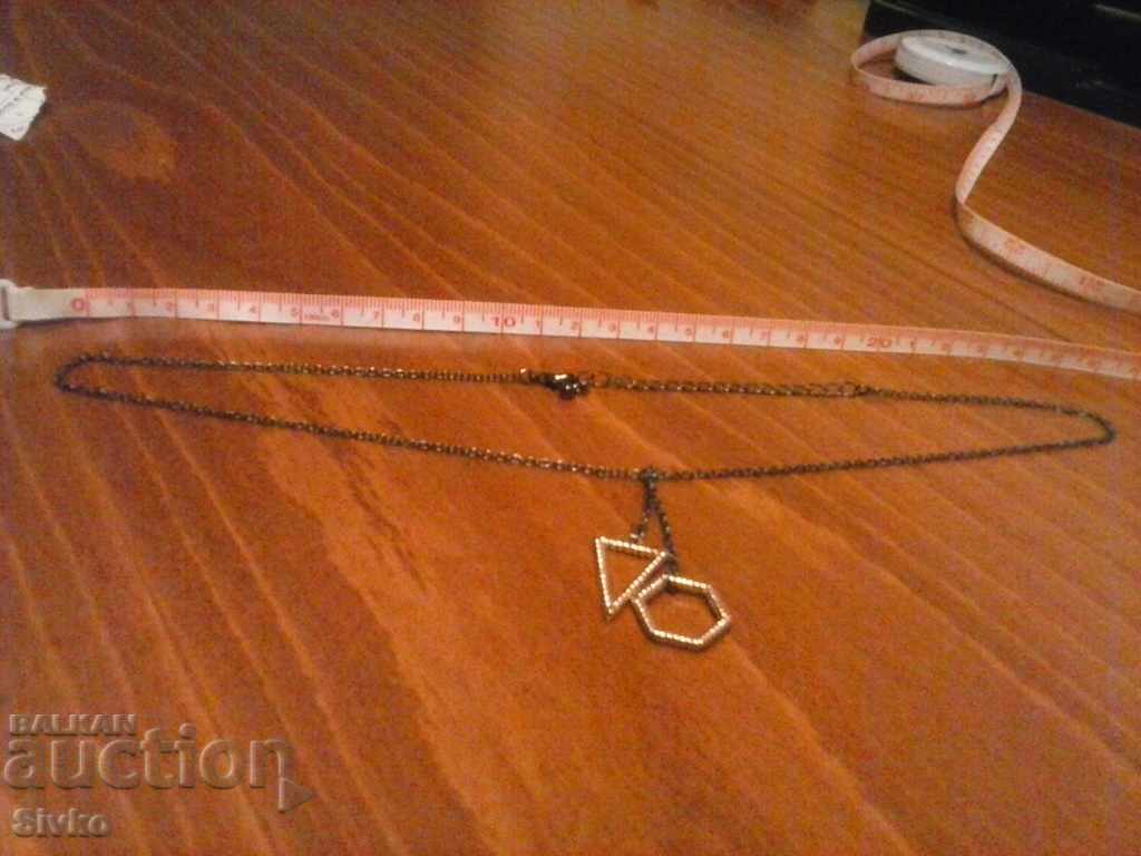 Κολιέ που δένει