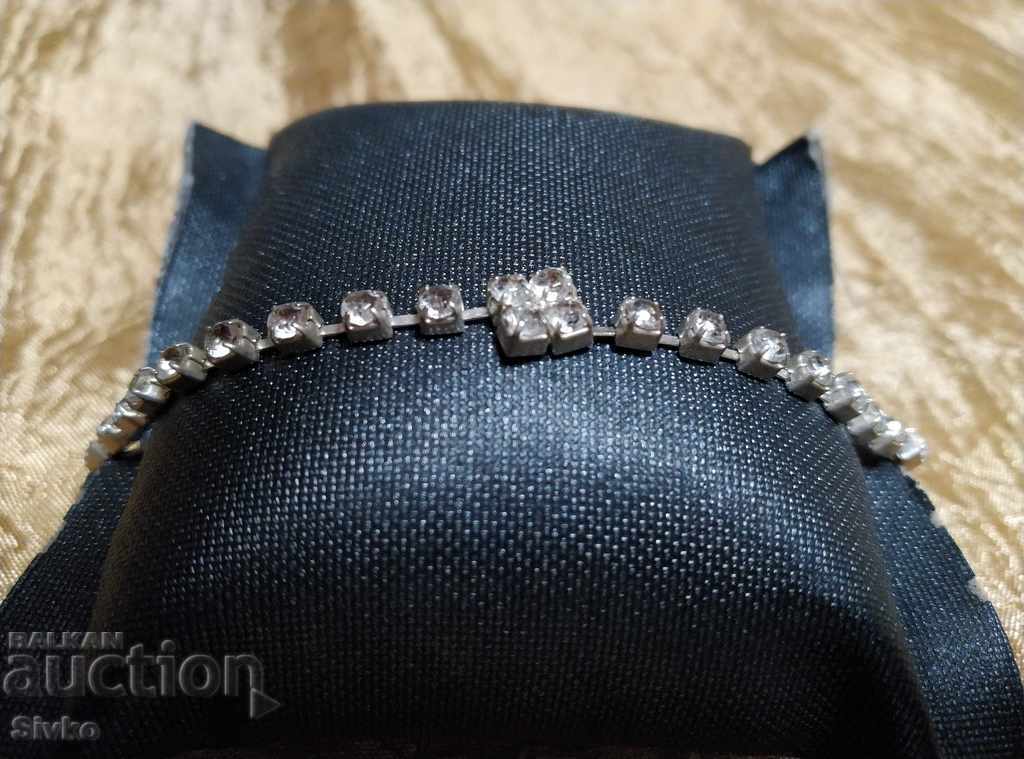 Γρίβνα με ζιρκόνια Γρίβνα με ζιρκόνια