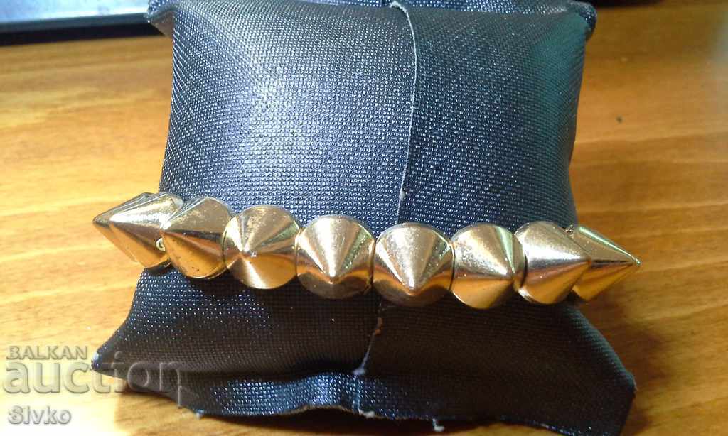 Studded Grievna with price 0.39 BGN | € 0.20 Studded Grievna with price 0.39 BGN | € 0.20