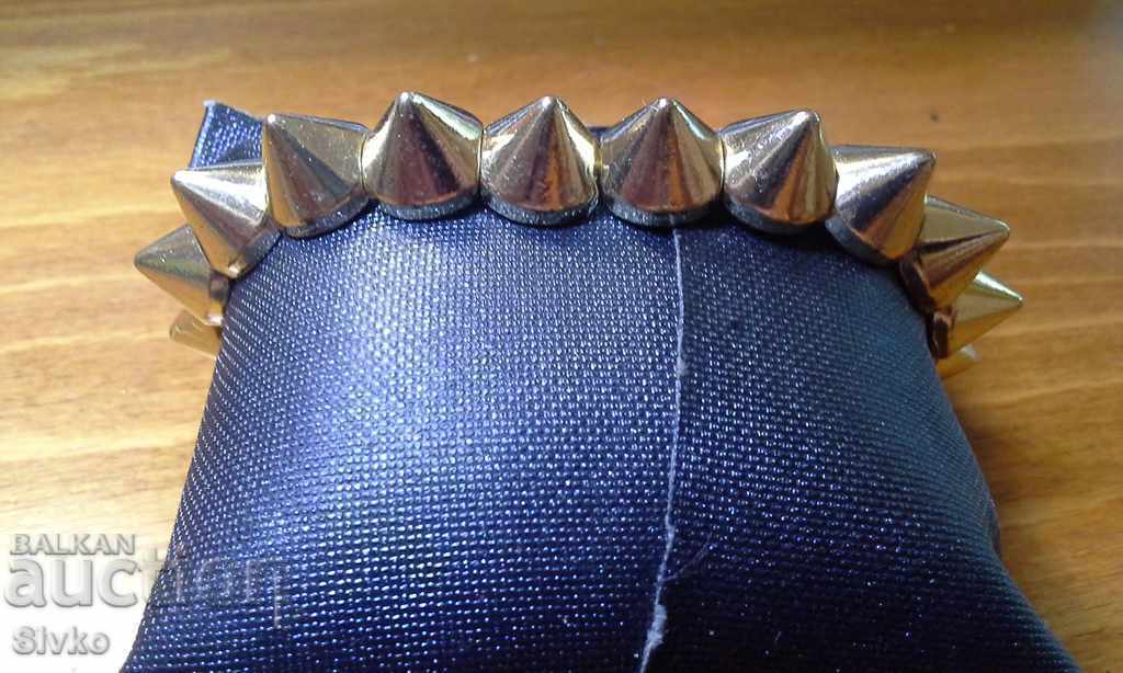 Auction Studded Grievna Auction Studded Grievna