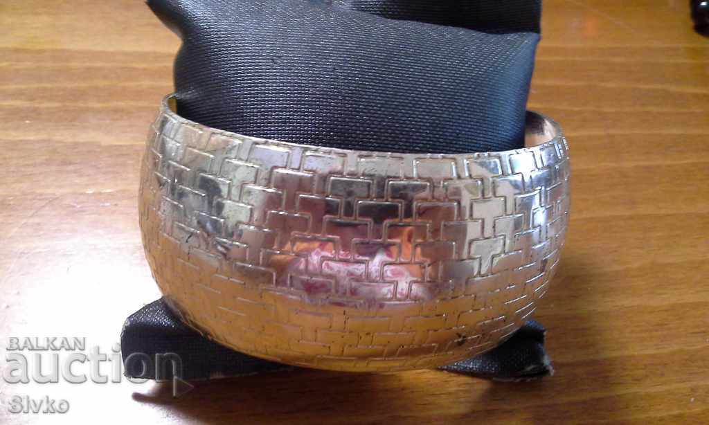 Wide metal Hryvnia (or Wide metal UAH) with price 0.99 BGN | € 0.51 Wide metal Hryvnia (or Wide metal UAH) with price 0.99 BGN | € 0.51