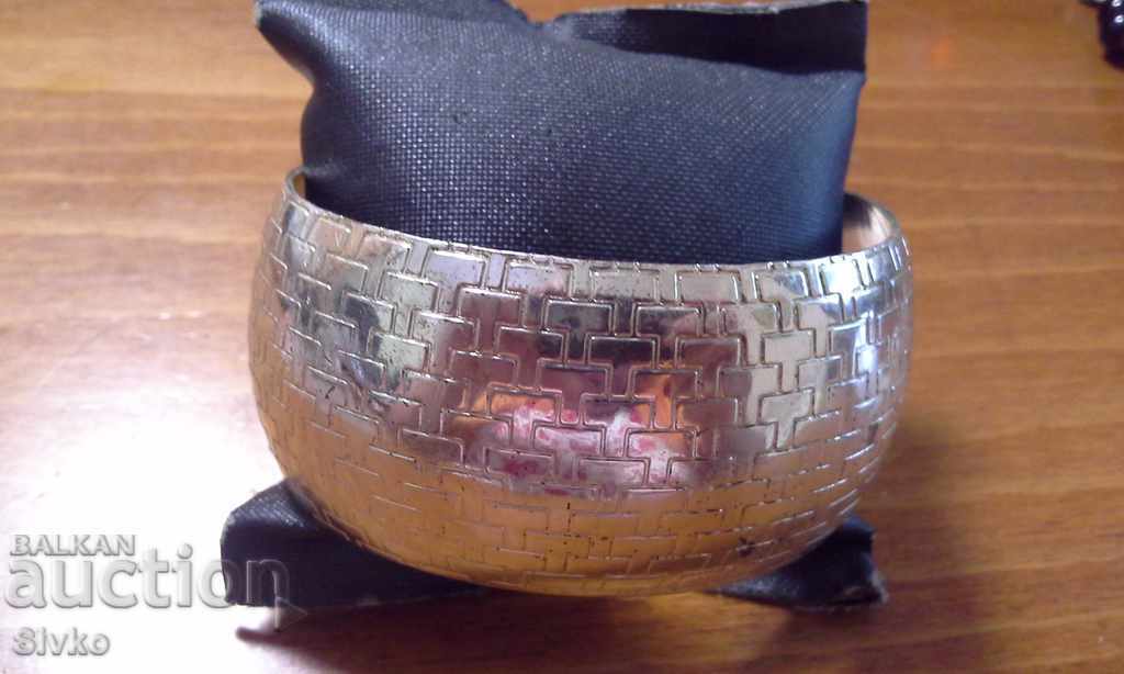 Auction Wide metal Hryvnia (or Wide metal UAH) Auction Wide metal Hryvnia (or Wide metal UAH)