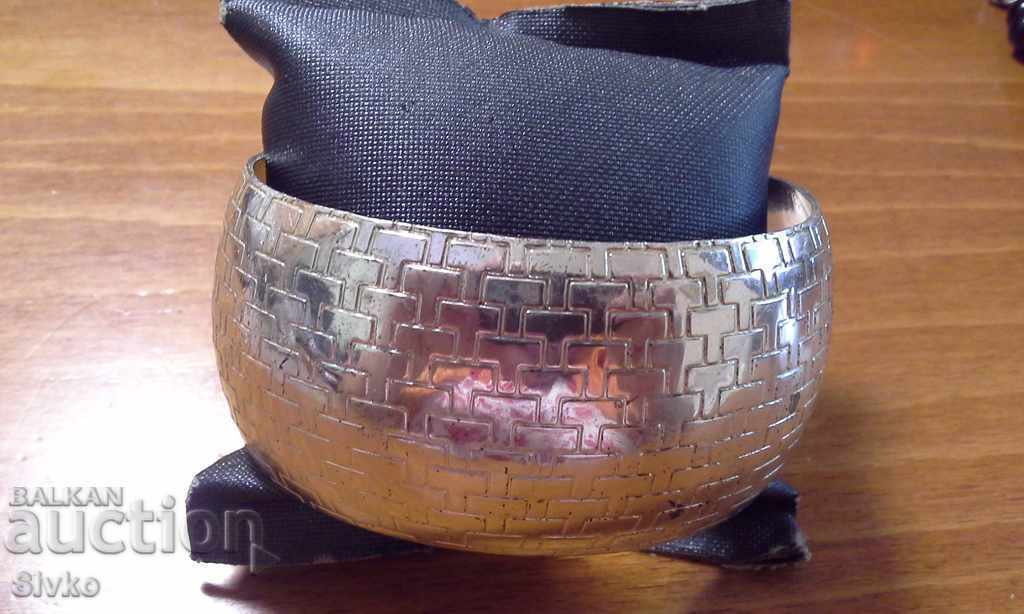 Wide metal Hryvnia (or Wide metal UAH) Wide metal Hryvnia (or Wide metal UAH)