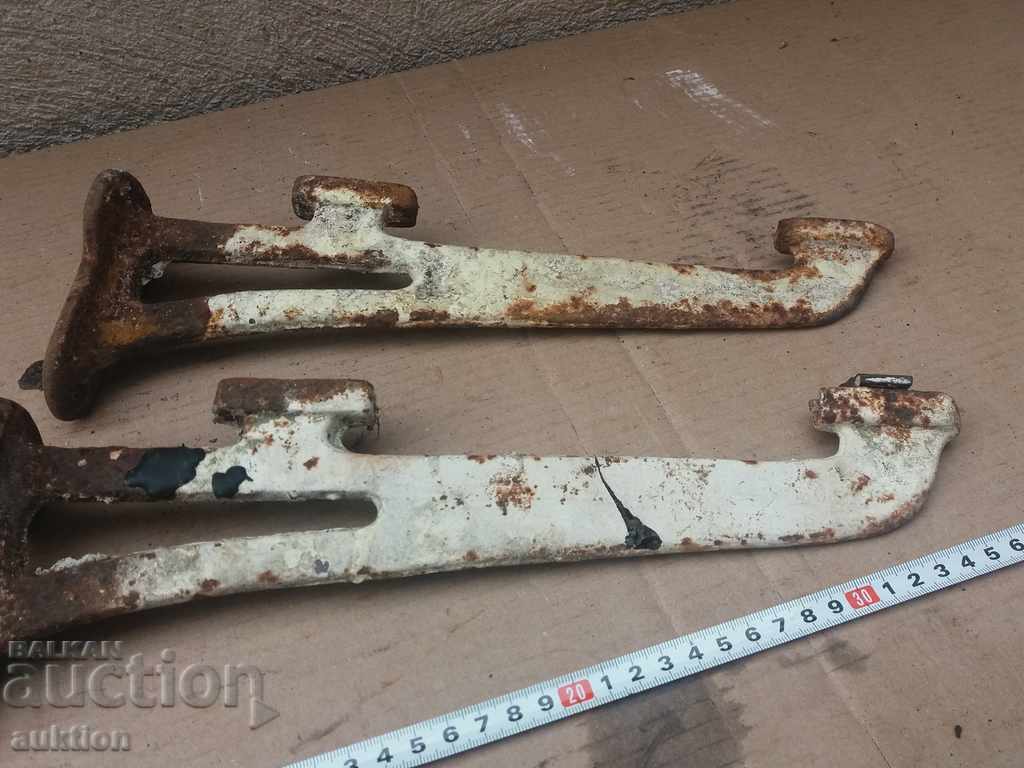 Delivery of SET OF TWO BRACKETS, SINK SETS - CAST IRON Delivery of SET OF TWO BRACKETS, SINK SETS - CAST IRON