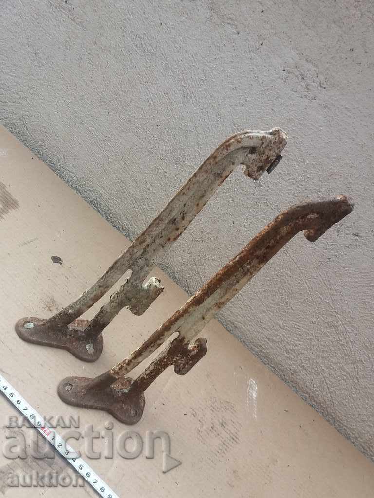 SET OF TWO BRACKETS, SINK SETS - CAST IRON - 5 SET OF TWO BRACKETS, SINK SETS - CAST IRON - 5