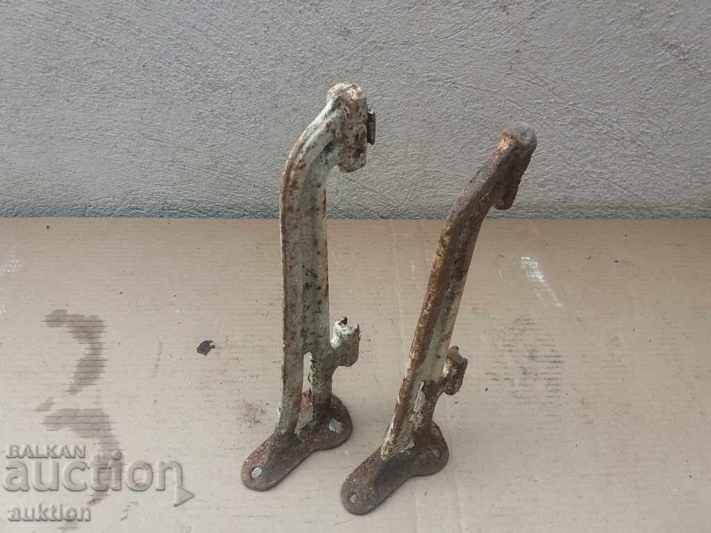 SET OF TWO BRACKETS, SINK SETS - CAST IRON - 6 SET OF TWO BRACKETS, SINK SETS - CAST IRON - 6