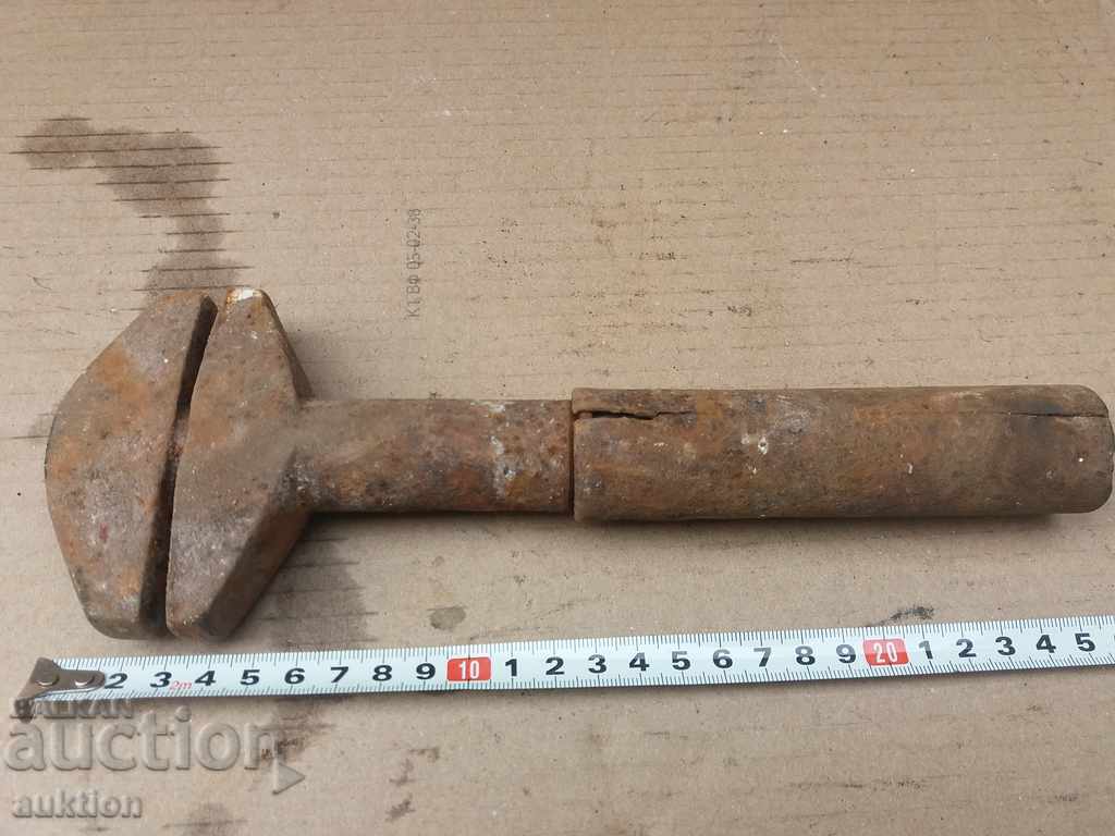 CHEIE MOBILĂ STOMANIZATĂ VECHI cu preț 13.99 BGN | € 7.15 CHEIE MOBILĂ STOMANIZATĂ VECHI cu preț 13.99 BGN | € 7.15