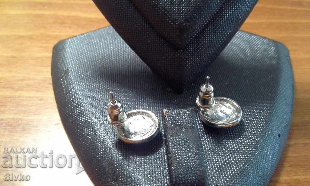 Auction Round earrings with small stones Auction Round earrings with small stones