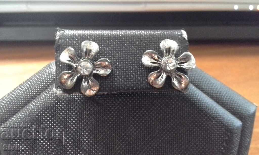 Earrings flowers