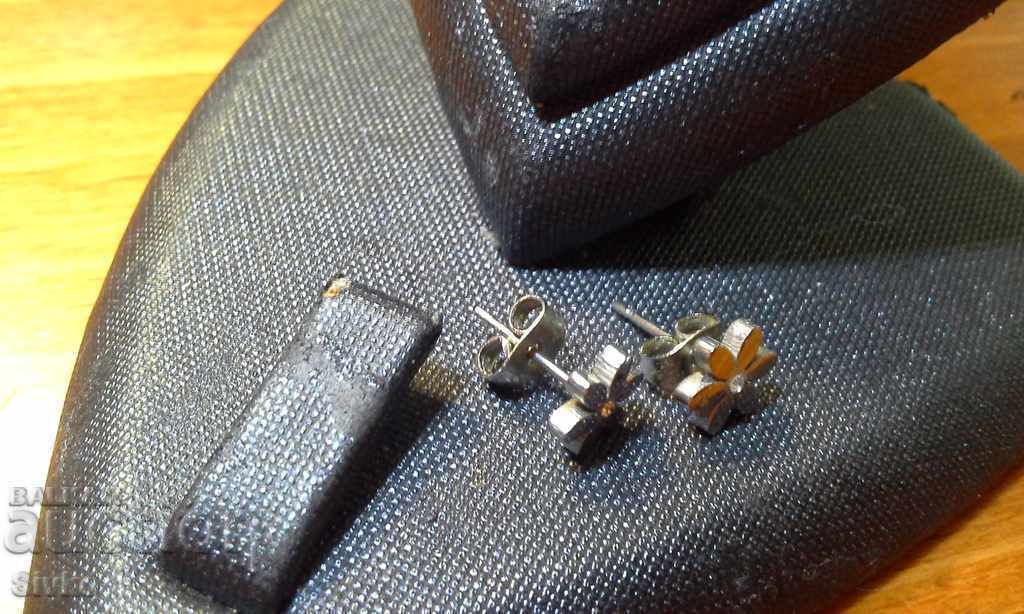 Small flower earrings with price 0.49 BGN | € 0.25 Small flower earrings with price 0.49 BGN | € 0.25