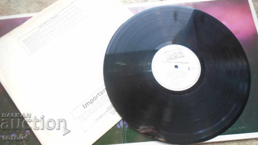 GENESIS - THREE SIDE LIVE - 5