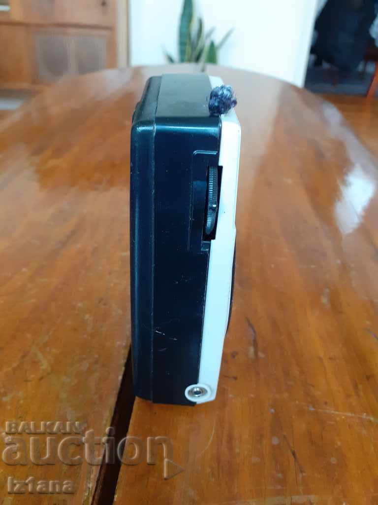 Old radio, Aiwa radio receiver with price 22.00 BGN | € 11.25 Old radio, Aiwa radio receiver with price 22.00 BGN | € 11.25