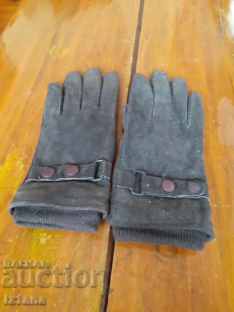 Стари ръкавици
