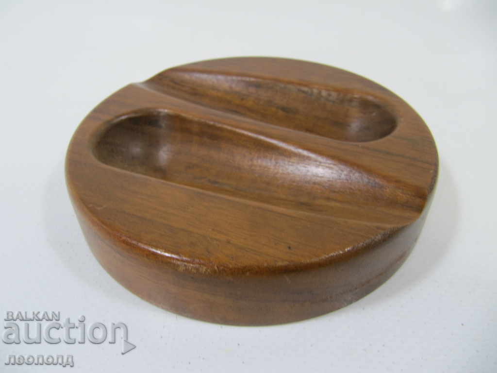 OLD RETRO WOODEN STAND FOR TWO PIPES with price 20.00 BGN | € 10.23