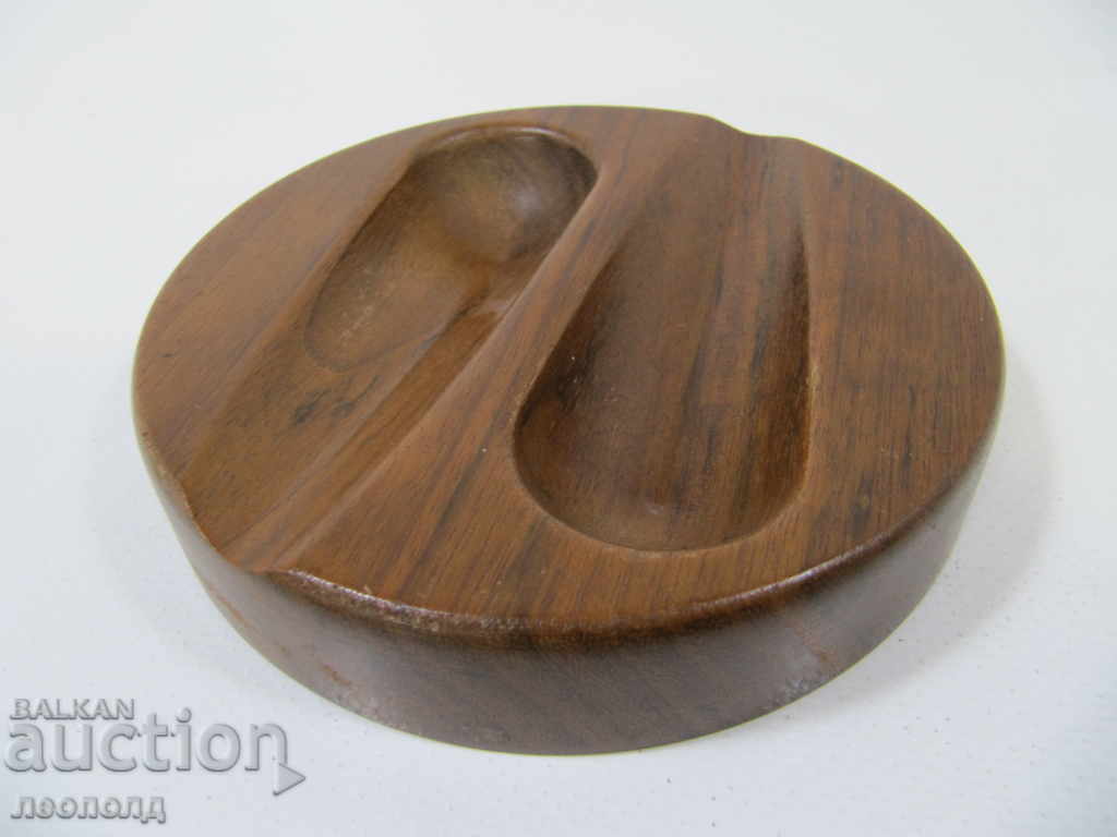 Auction  OLD RETRO WOODEN STAND FOR TWO PIPES