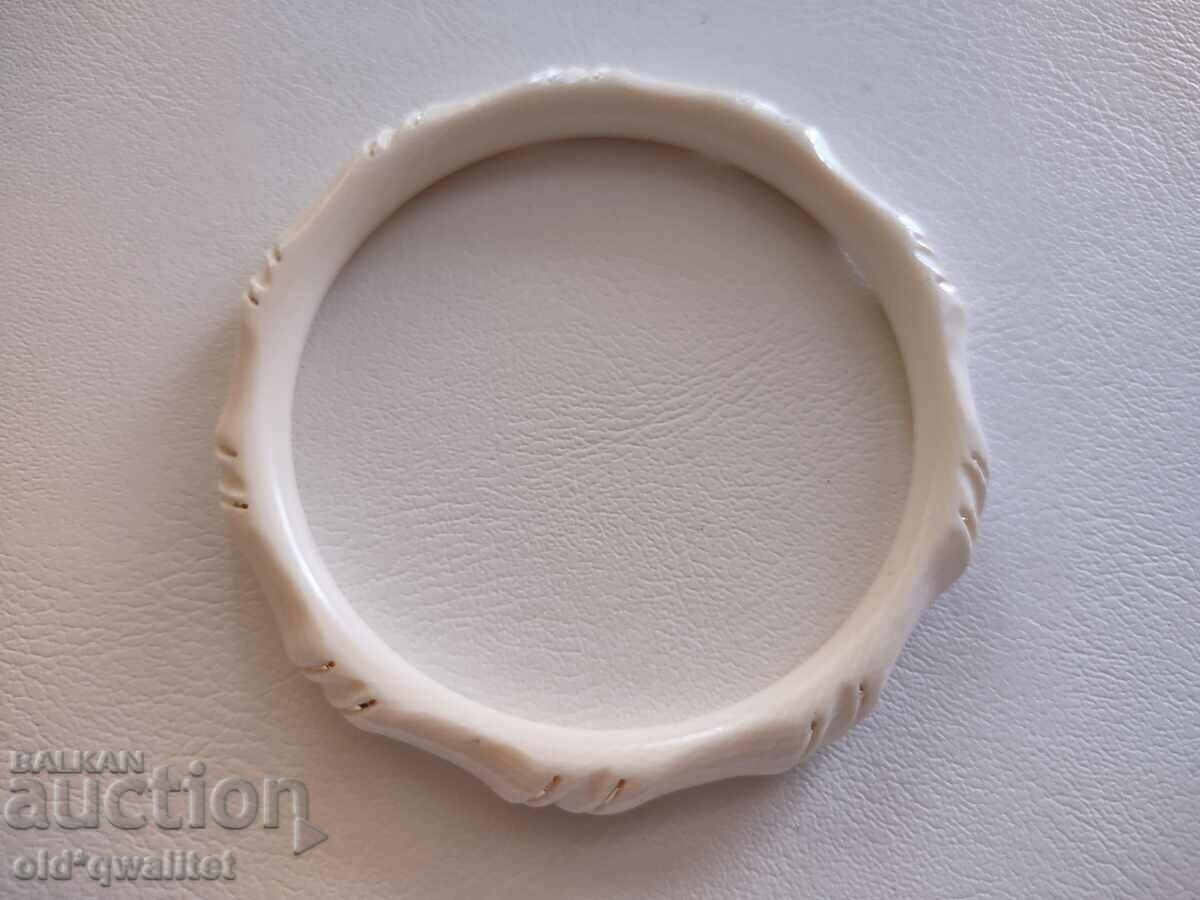 Delivery of Old bracelet with gold thread, Gold 585 etc. Bone