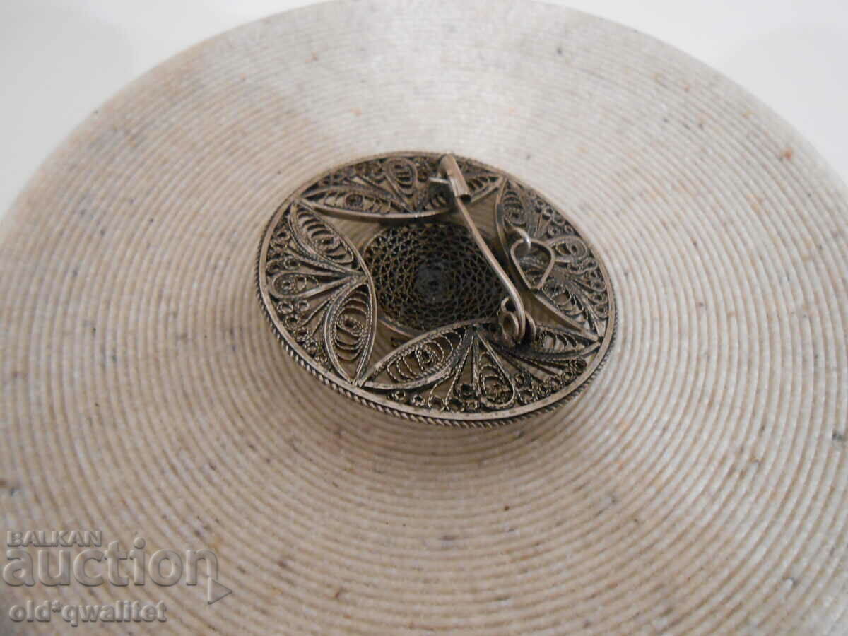 Delivery of Attractive old BROOCH with stones, filigree Delivery of Attractive old BROOCH with stones, filigree