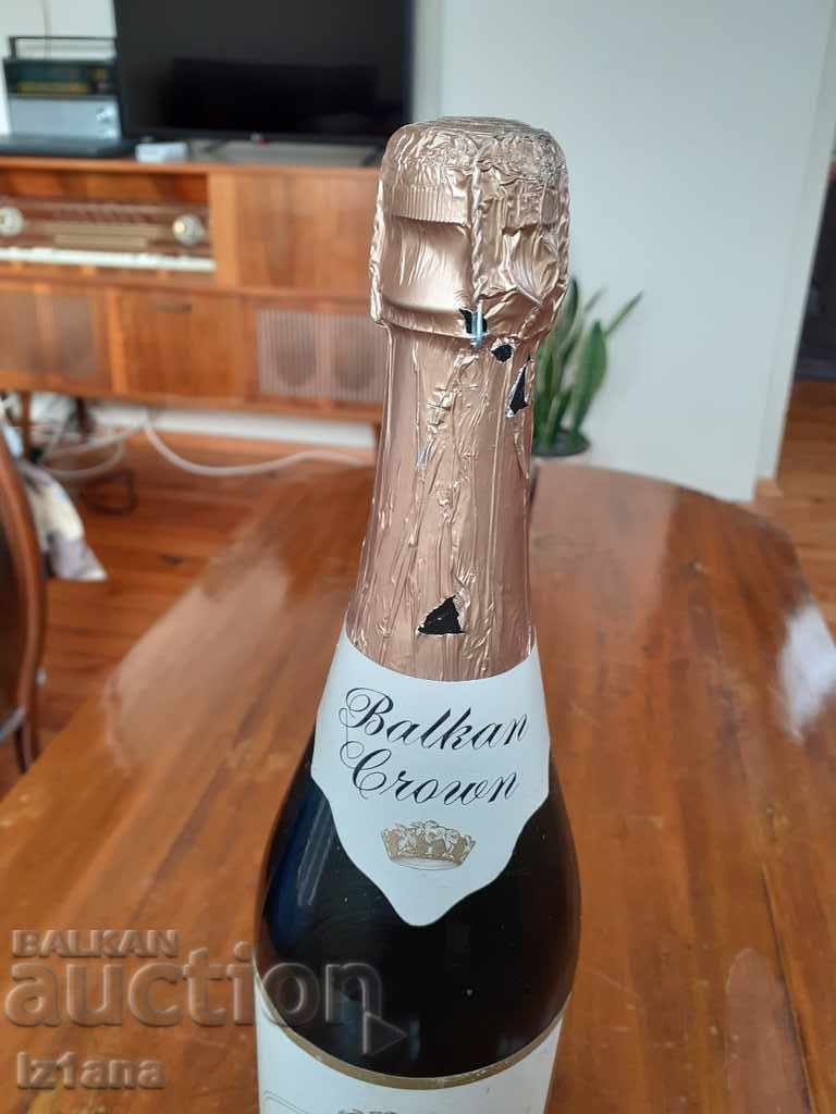Old bottle of Balkan Crown champagne - 5 Old bottle of Balkan Crown champagne - 5