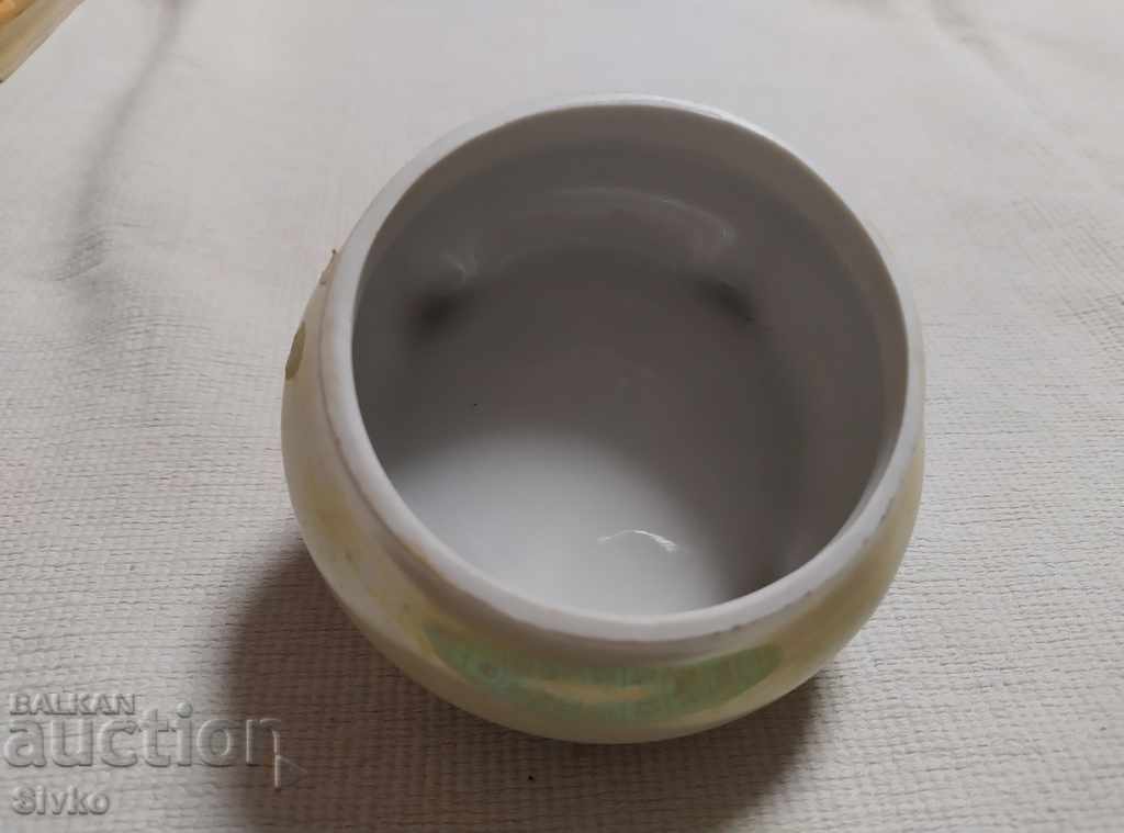 Auction Jewelry box English porcelain coat of arms for collection Auction Jewelry box English porcelain coat of arms for collection