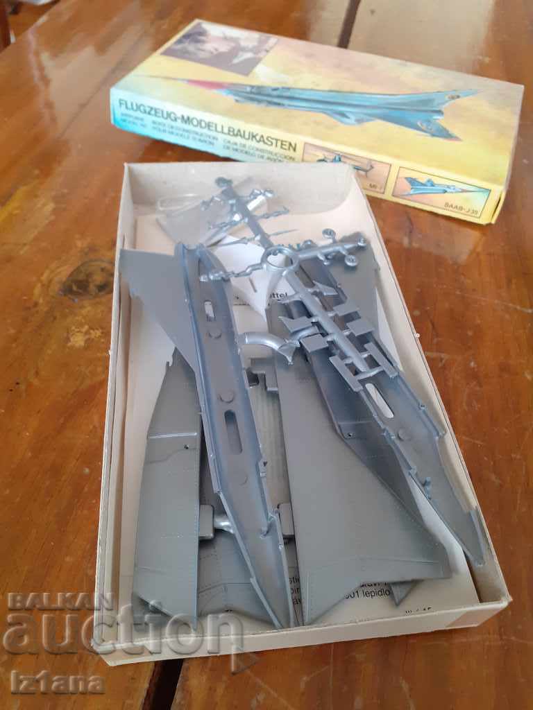Auction Old aircraft model SAAB-J35 Auction Old aircraft model SAAB-J35