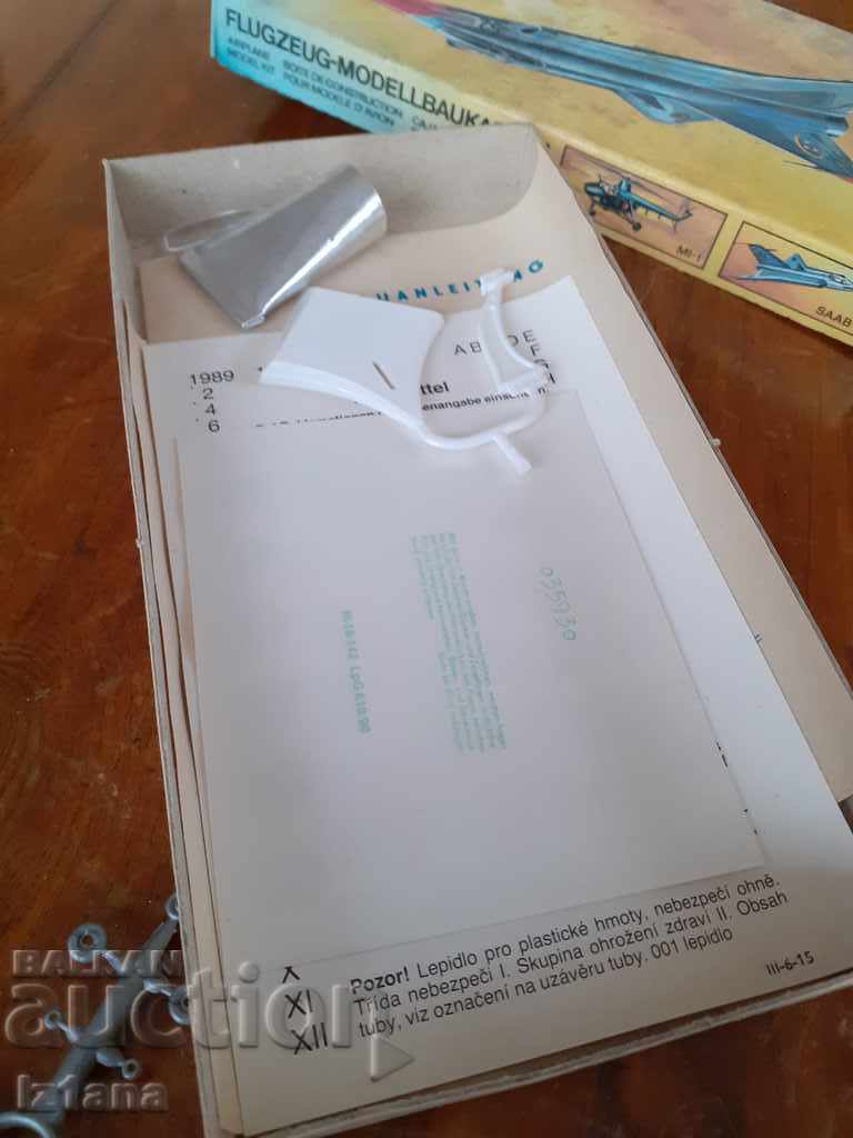 Old aircraft model SAAB-J35 - 5 Old aircraft model SAAB-J35 - 5