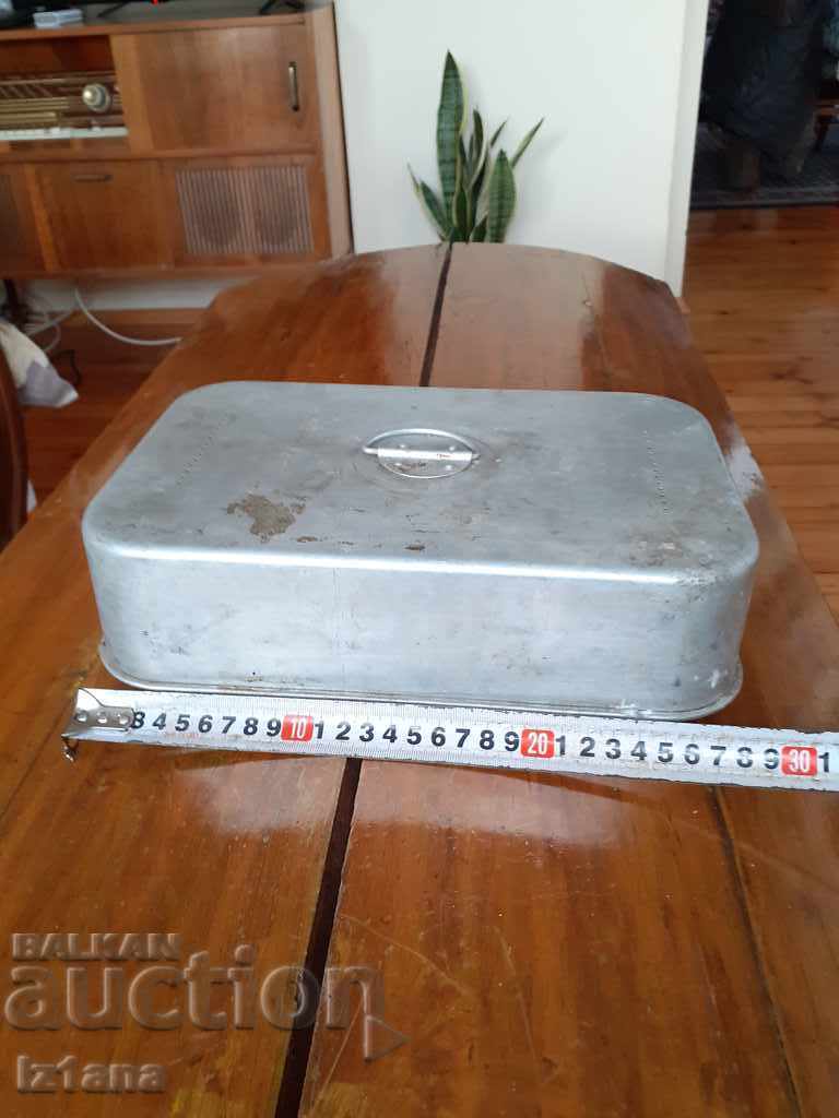 Auction Old medical aluminum box Auction Old medical aluminum box