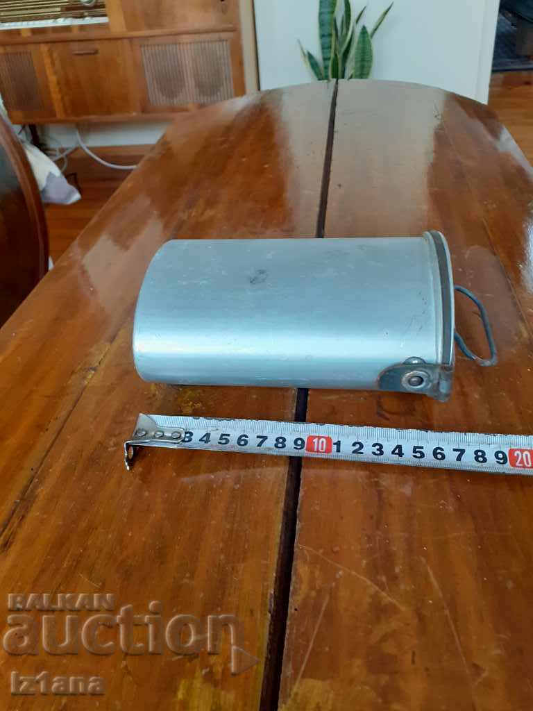 Delivery of Old aluminum food box Delivery of Old aluminum food box