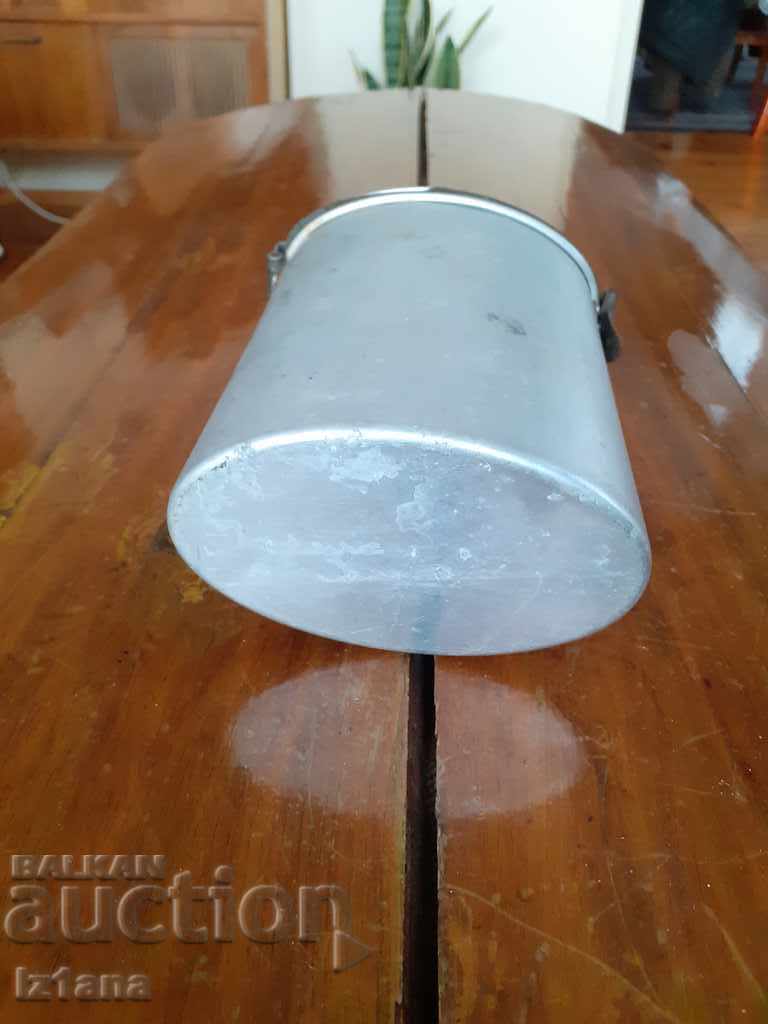 Old aluminum food box - 5 Old aluminum food box - 5