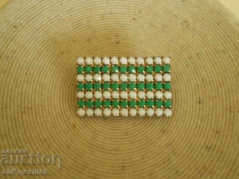 Attractive old BROOCH in white and green, circa 1960s with price 79.00 BGN | € 40.39 Attractive old BROOCH in white and green, circa 1960s with price 79.00 BGN | € 40.39