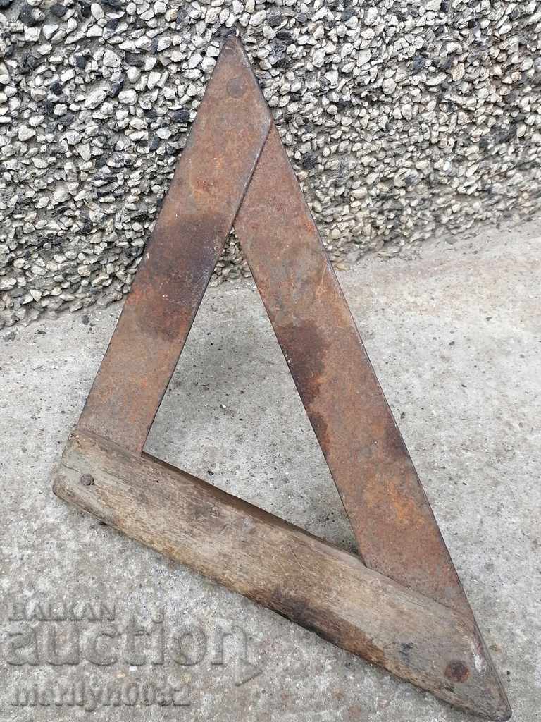 Auction  Old corner triangle, corner