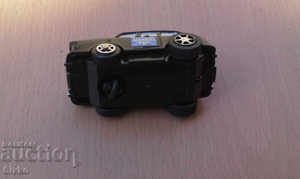 Delivery of Stroller London taxi without battery