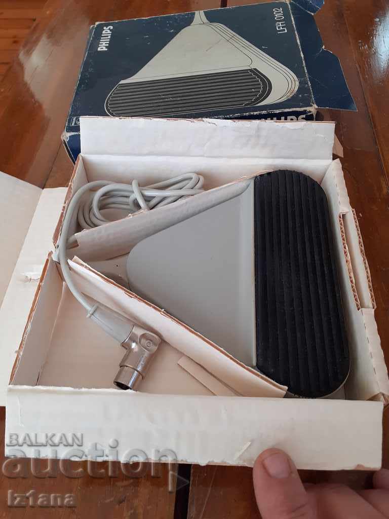 Pedală veche pentru Voice Machine, pedală de control Philips cu preț 50.00 BGN | € 25.56 Pedală veche pentru Voice Machine, pedală de control Philips cu preț 50.00 BGN | € 25.56