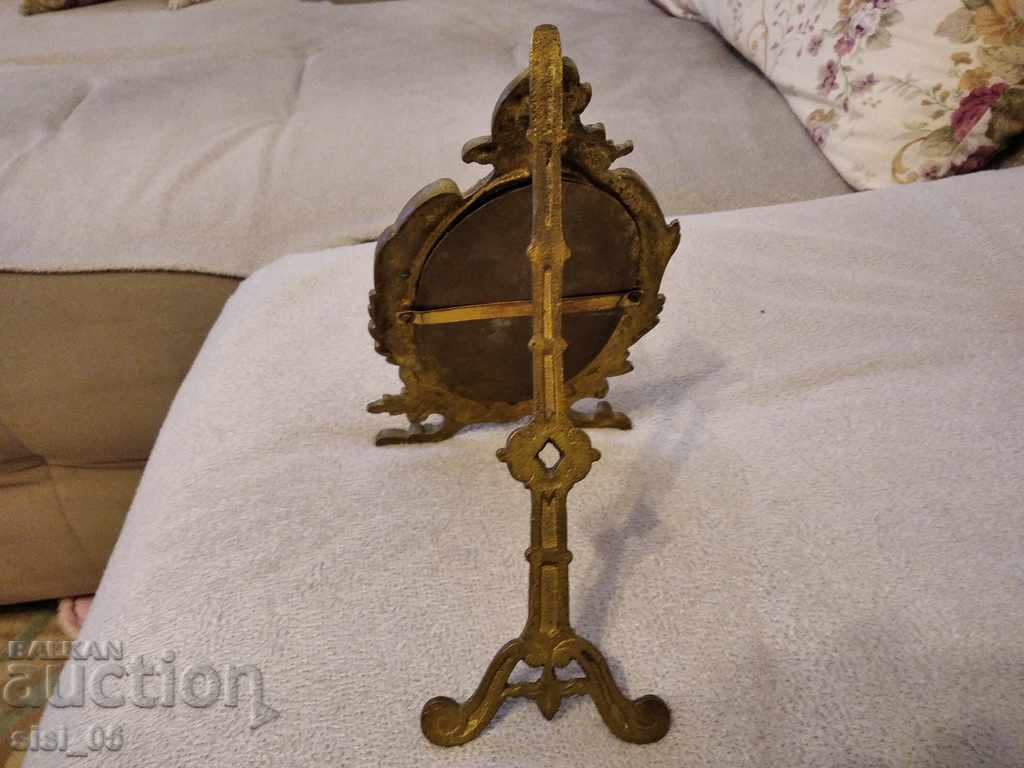 Old table, baroque mirror frame with price 90.00 BGN | € 46.02 Old table, baroque mirror frame with price 90.00 BGN | € 46.02