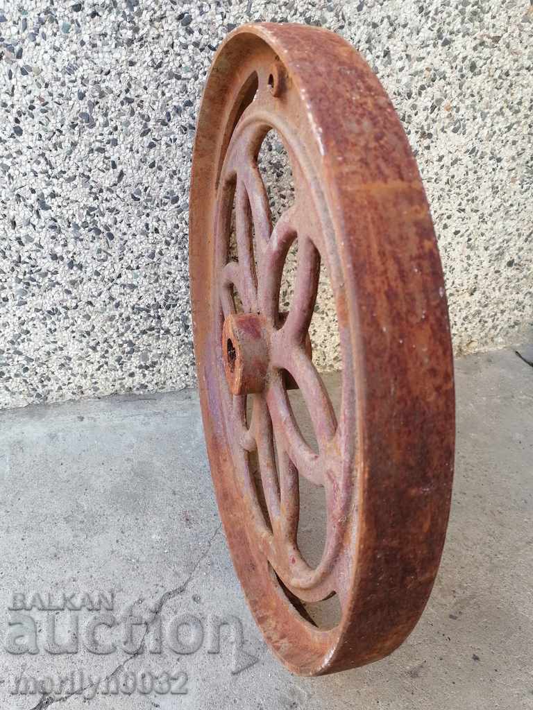 Auction Castor wheel made of cast iron forged iron Auction Castor wheel made of cast iron forged iron