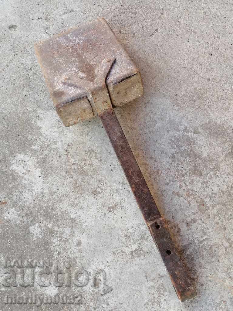 Old forged blade, shovel shovel with price 35.00 BGN | € 17.90 Old forged blade, shovel shovel with price 35.00 BGN | € 17.90