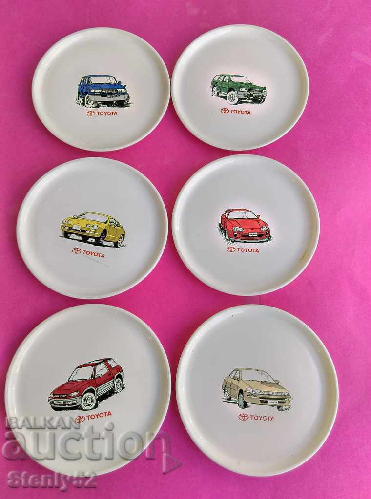 6 plastic cup holders