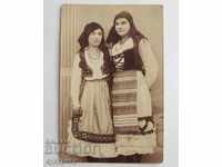 Стара снимка фотография Момичета от Разград с носии 1918г