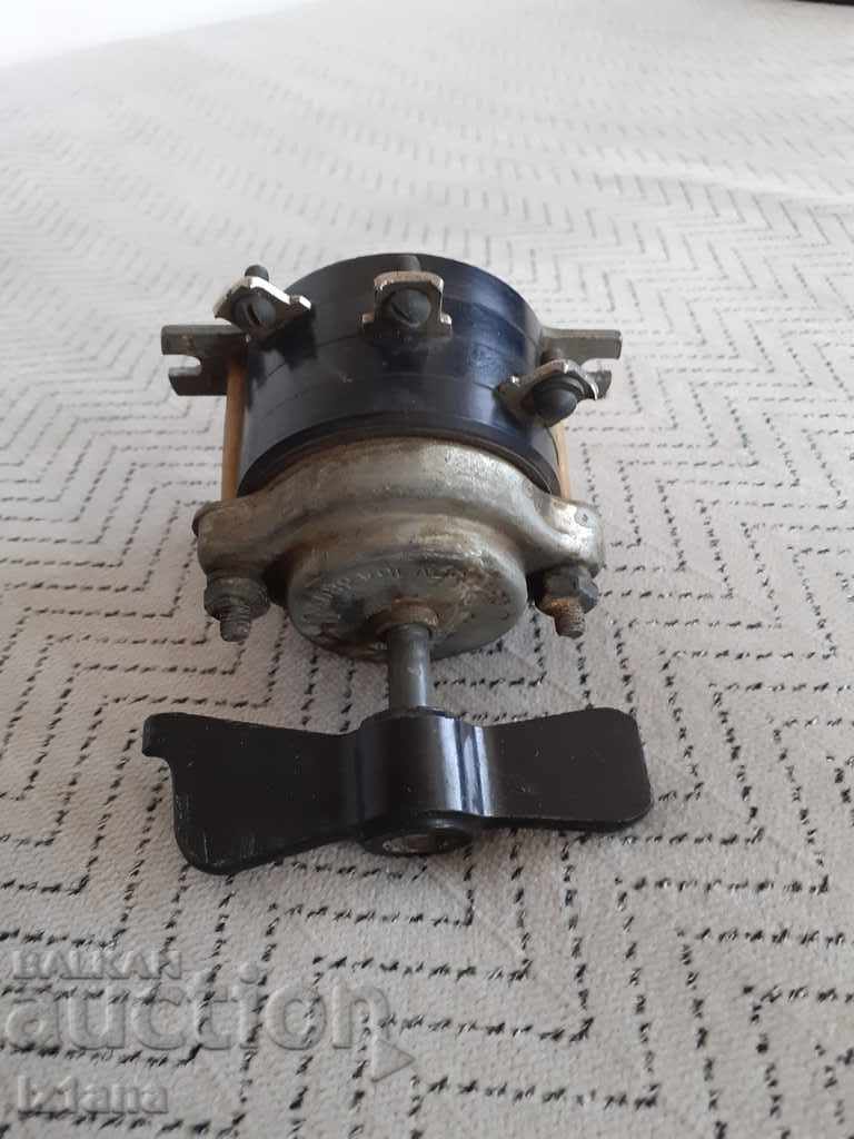 Old package switch PC3-25 with price 15.00 BGN | € 7.67 Old package switch PC3-25 with price 15.00 BGN | € 7.67