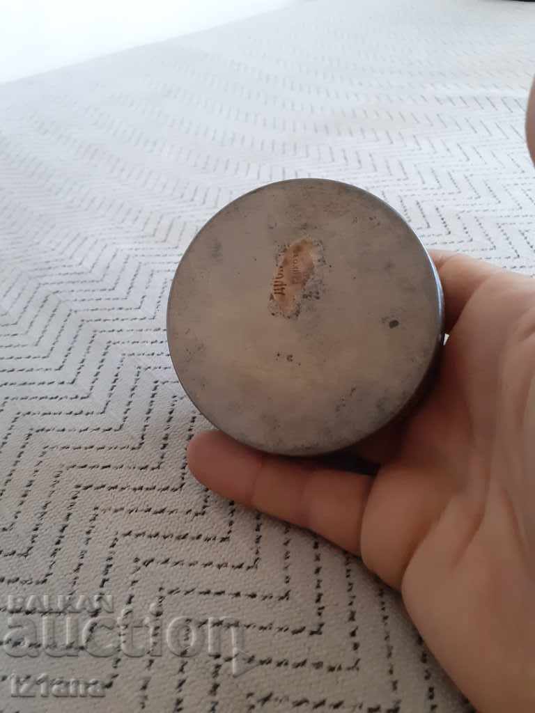 Auction Old box of Menthol droop Auction Old box of Menthol droop