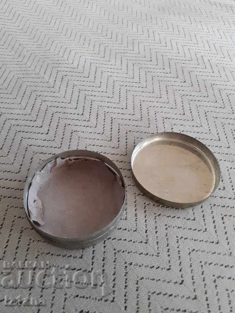 Delivery of Old box of Menthol droop Delivery of Old box of Menthol droop