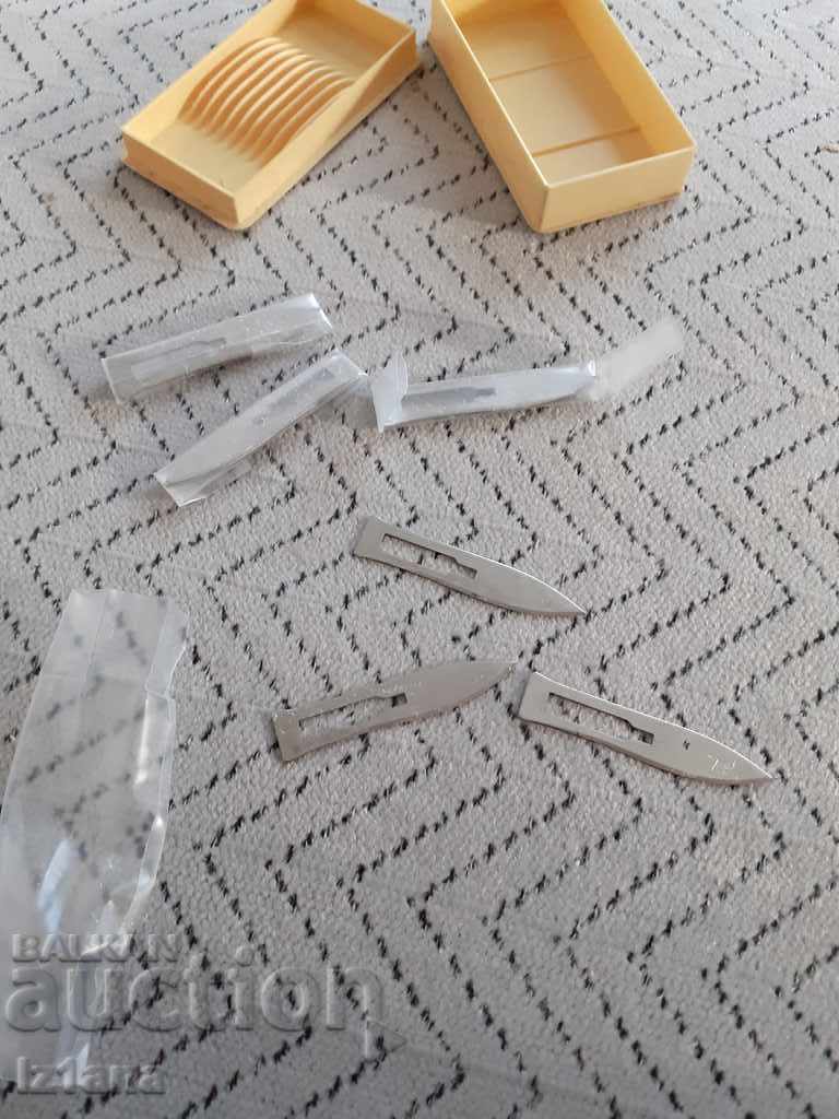 Livrarea Lamele vechi ale bisturiului Livrarea Lamele vechi ale bisturiului